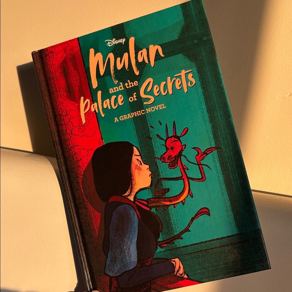 Disney Mulan and the palace of secrets Graphic Novel Comic Book